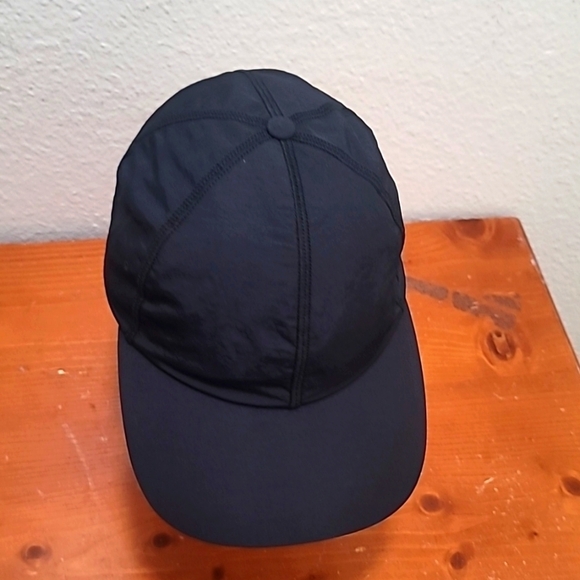 NEW LULULEMON BLACK BALLER SOFT HAT - Picture 1 of 9